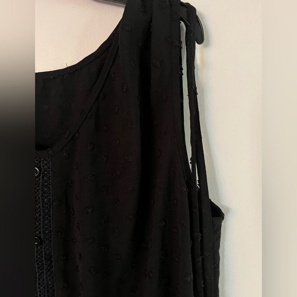 Black Sleeveless Tie-Shoulder Women's Sleeveless Top - Picture 2 of 4